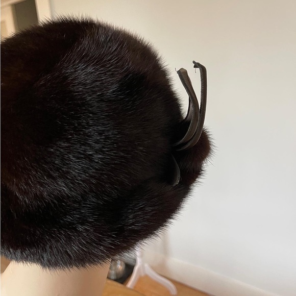 SOLD: Chic high quality brown mink hat for women. - Picture 5 of 11